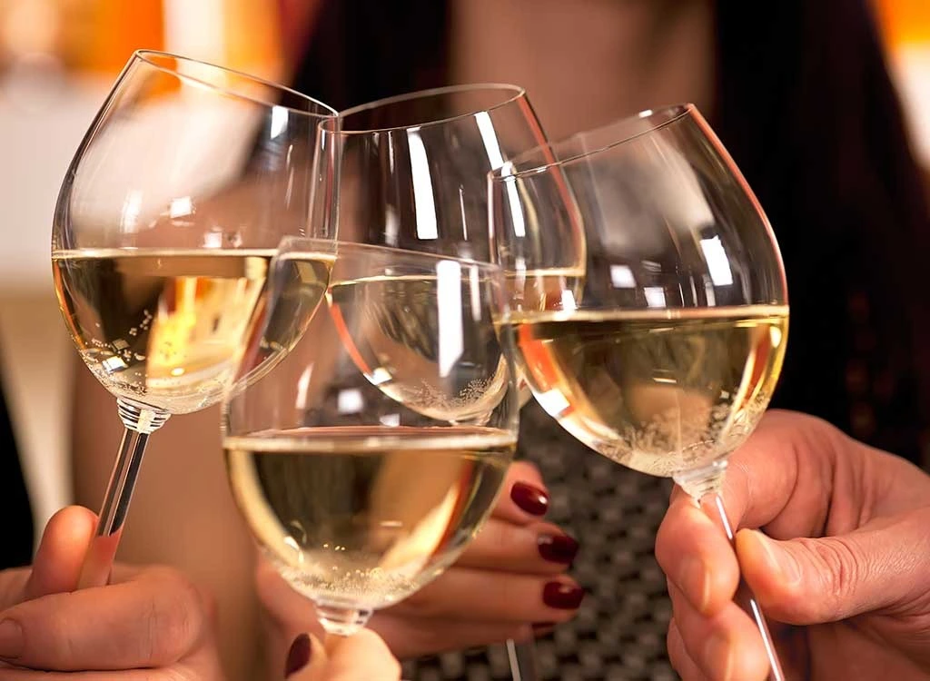Get Familiar With White Wine’s Health Impact