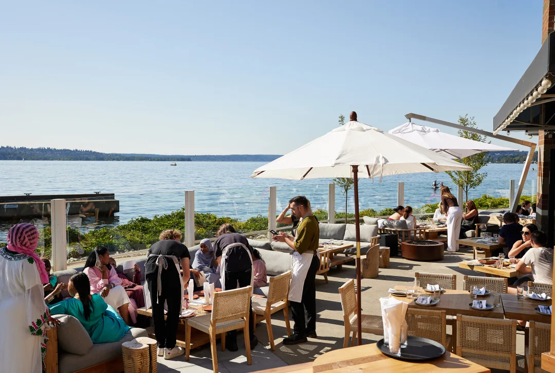 The Charm of Dining at an Oceanfront Restaurant: A Sensory Experience